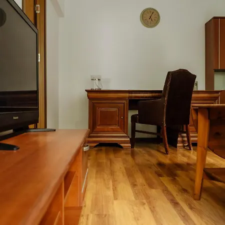 Old Town Historic With Backyard Mini Park