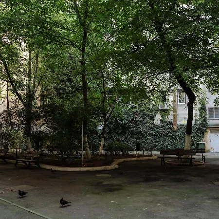 Old Town Historic With Backyard Mini Park Apartman Bukarest