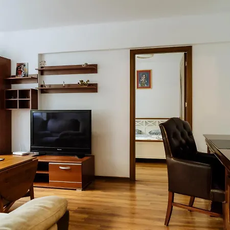 Old Town Historic With Backyard Mini Park *