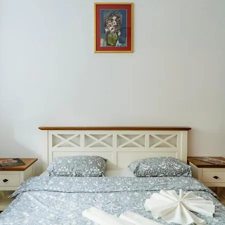 Old Town Historic With Backyard Mini Park Apartment *