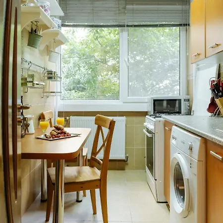 Old Town Historic With Backyard Mini Park Apartment Bukarest