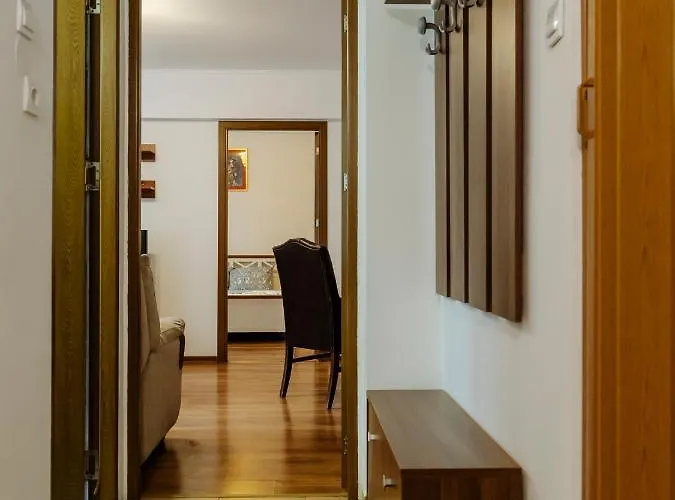 Old Town Historic With Backyard Mini Park Apartman Bukarest