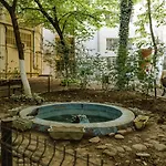 Old Town Historic With Backyard Mini Park