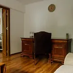 Old Town Historic With Backyard Mini Park * Bukarest