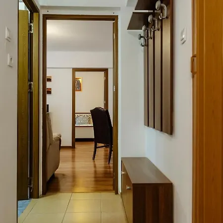 Old Town Historic With Backyard Mini Park Apartment Bucharest