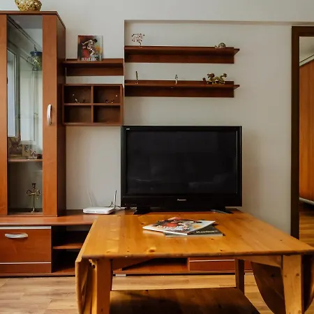 Old Town Historic With Backyard Mini Park Apartament Bukareszt