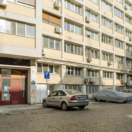 Old Town Historic With Backyard Mini Park Apartment Bucharest